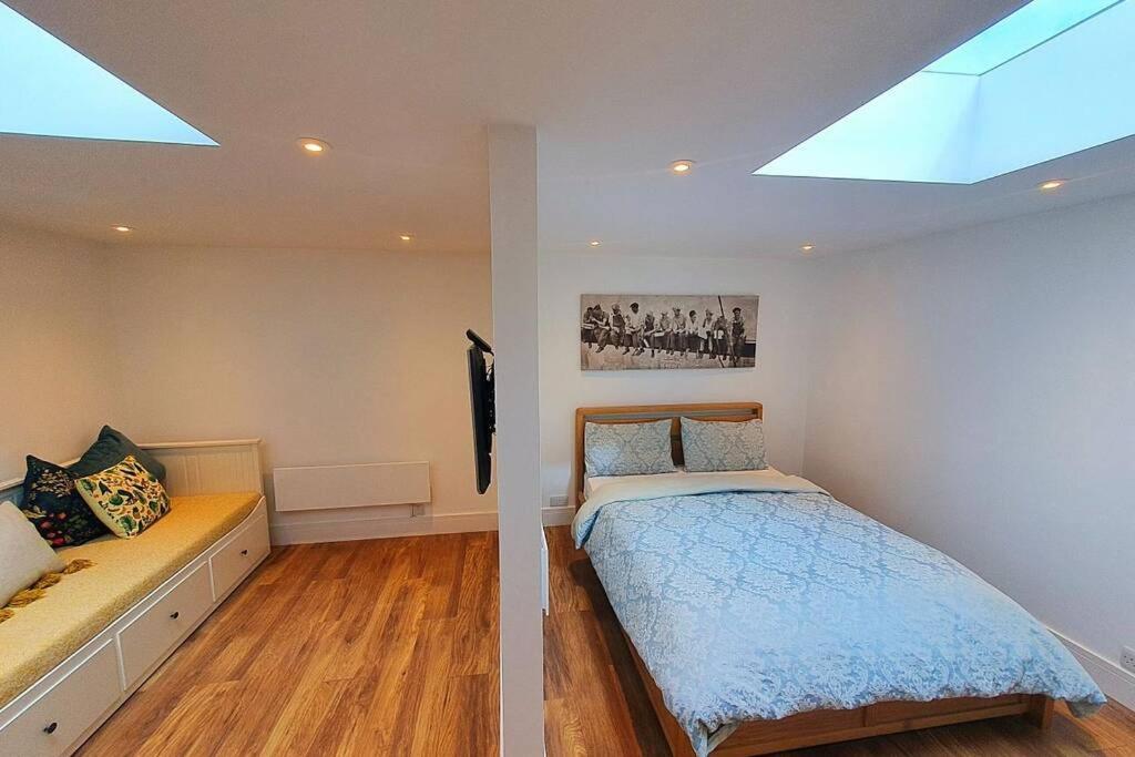 Apartment Cosy Detached Studio- Walking Distance To Cwoa! Chessington